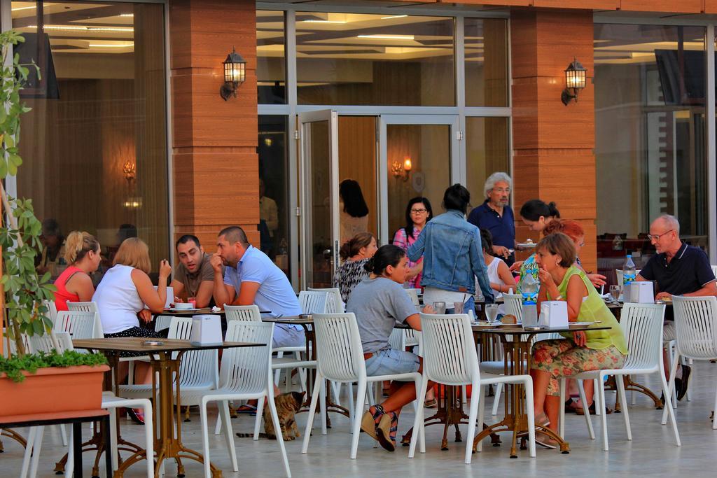 Royal Palace Kusadasi Hotel Екстер'єр фото